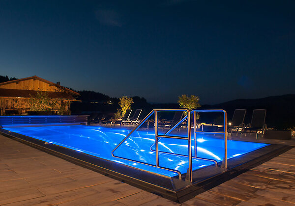 Außenpool im 4-Sterne Wellnesshotel St. Gunther in Rinchnach Bayern